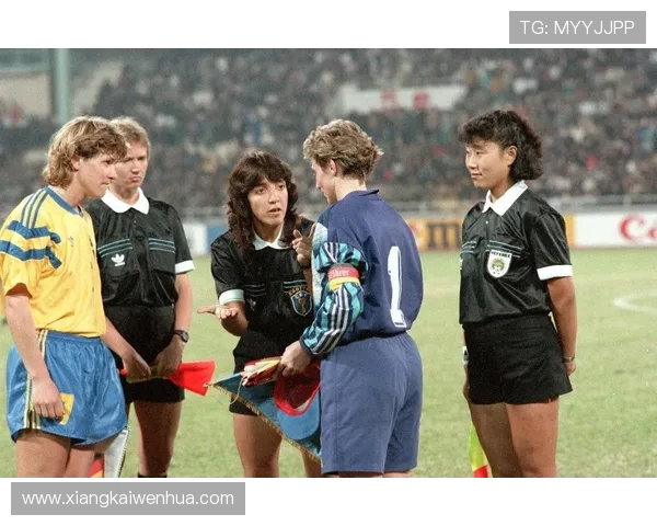 围绕98世界杯主题曲gogogo点燃激情岁月的足球记忆经典回响 围绕98世界杯主题曲gogogo点燃激情岁月的足球记忆经典回响